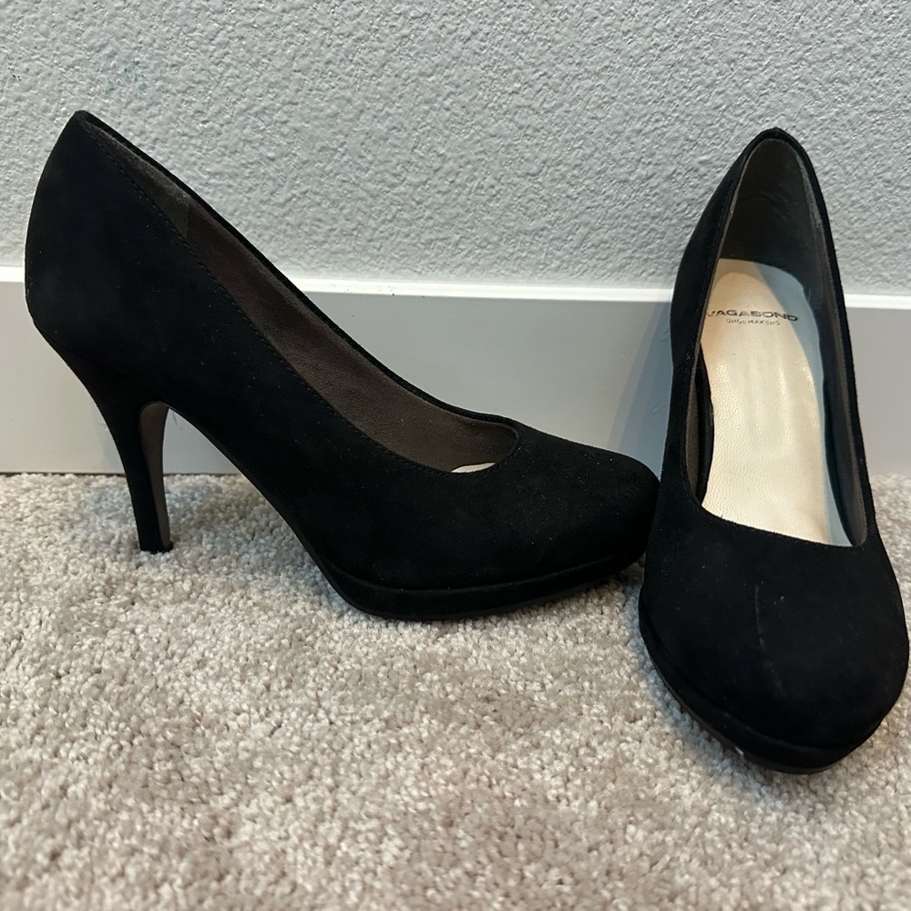Black Suede Heels with Rounded Toe and Tapered Heel